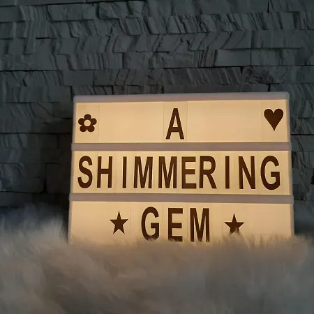 A Shimmering Gem سبليت